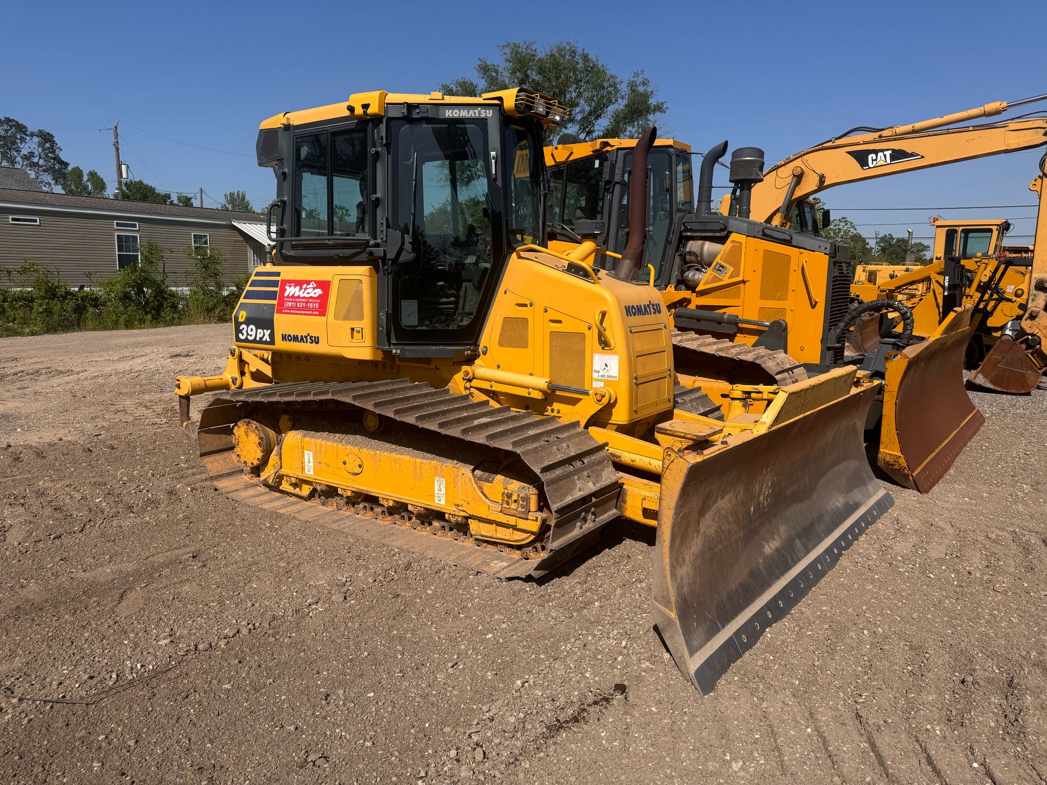 2013 KOMATSU D39PX-23 Crawler Dozer for Sale in Houston Texas